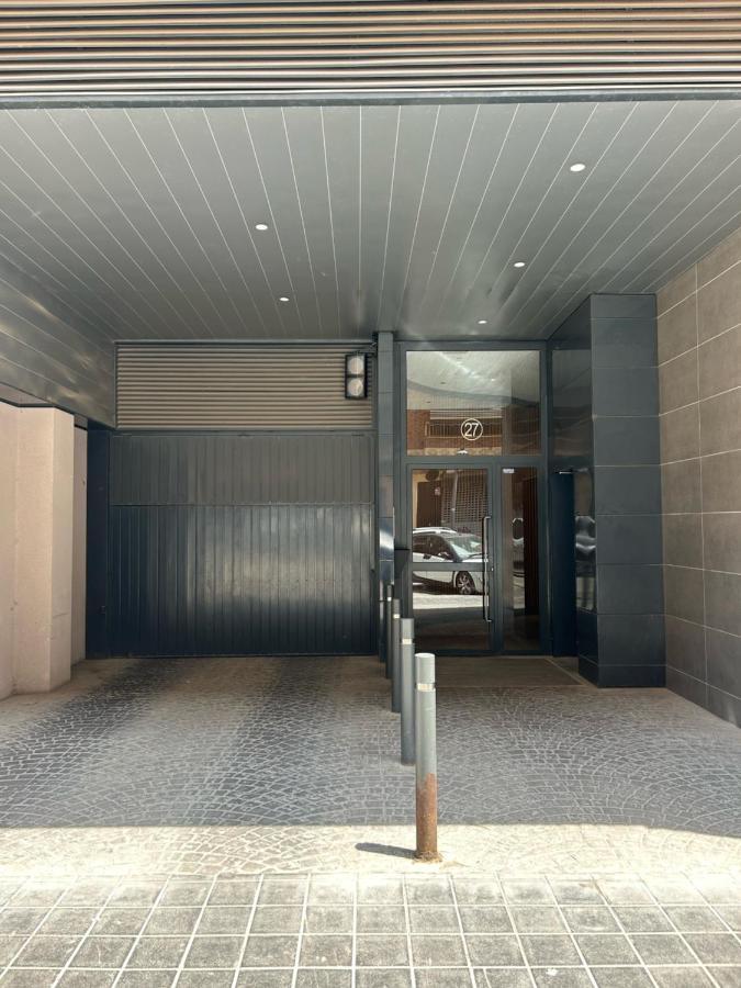 Lujoso Hogar Cerca Del Casco Antiguo De La Ciudad Apartment Valencia Exterior photo